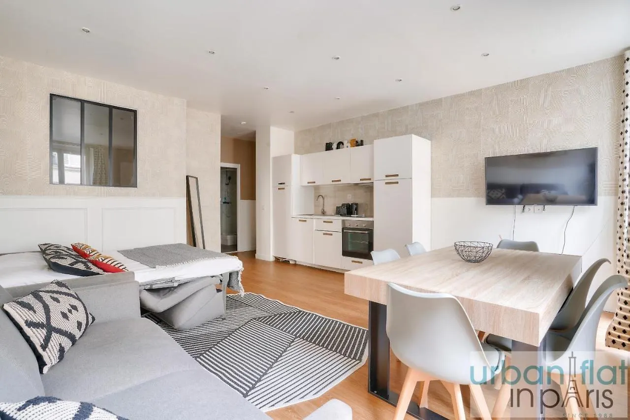 23 - Charming 3Bdr Parisian Apartment In Montorgueil