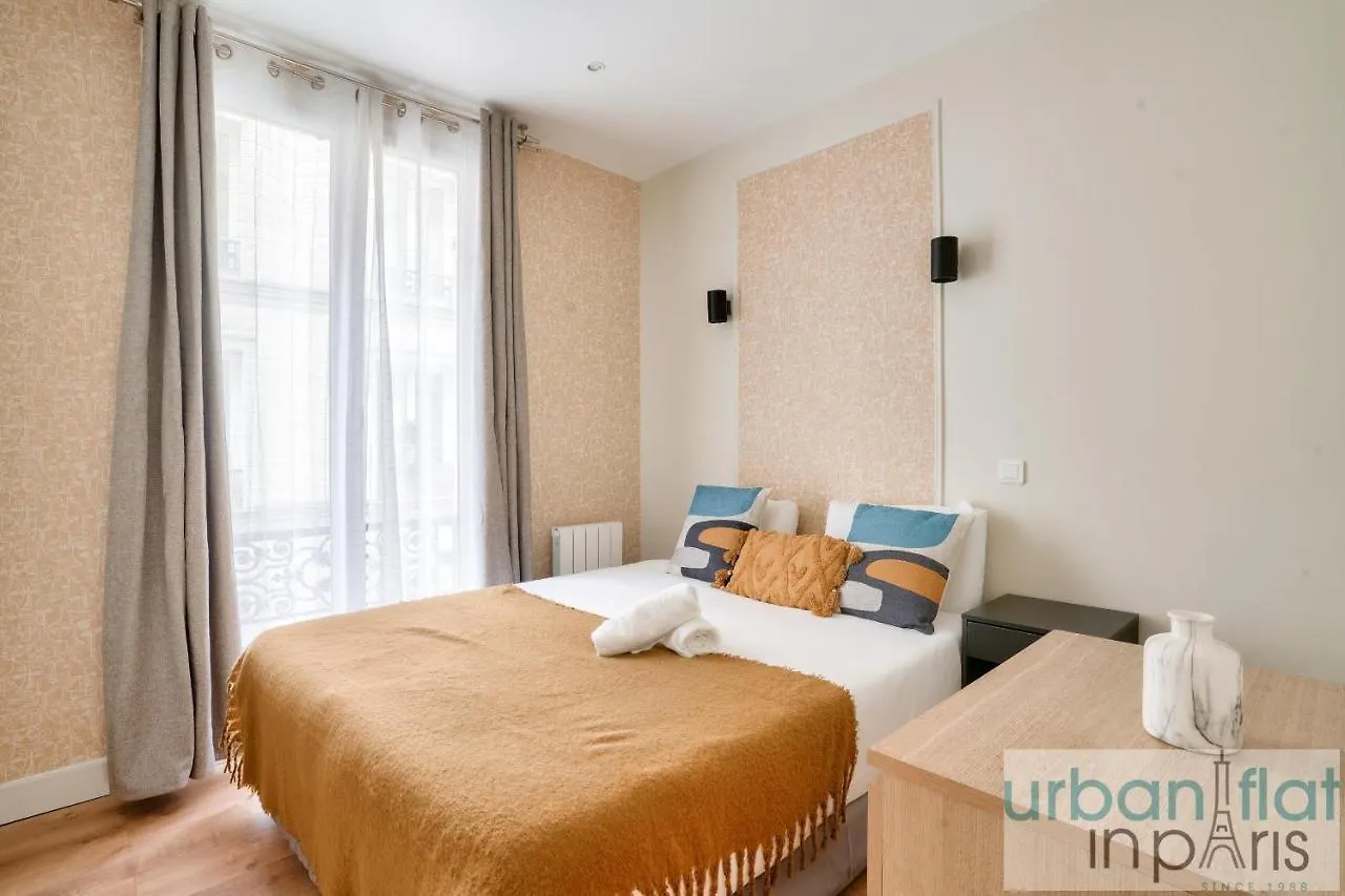 23 - Charming 3Bdr Parisian Apartment In Montorgueil France
