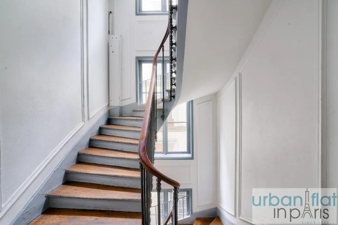 23 - Charming 3Bdr Parisian Apartment In Montorgueil Paris